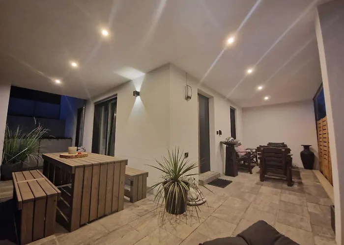 Apartment Gemuetliche Ferienwohnung, *